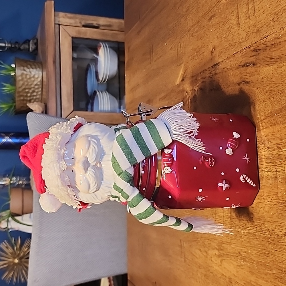 Santa container 2010 heritage Mint holiday collection
